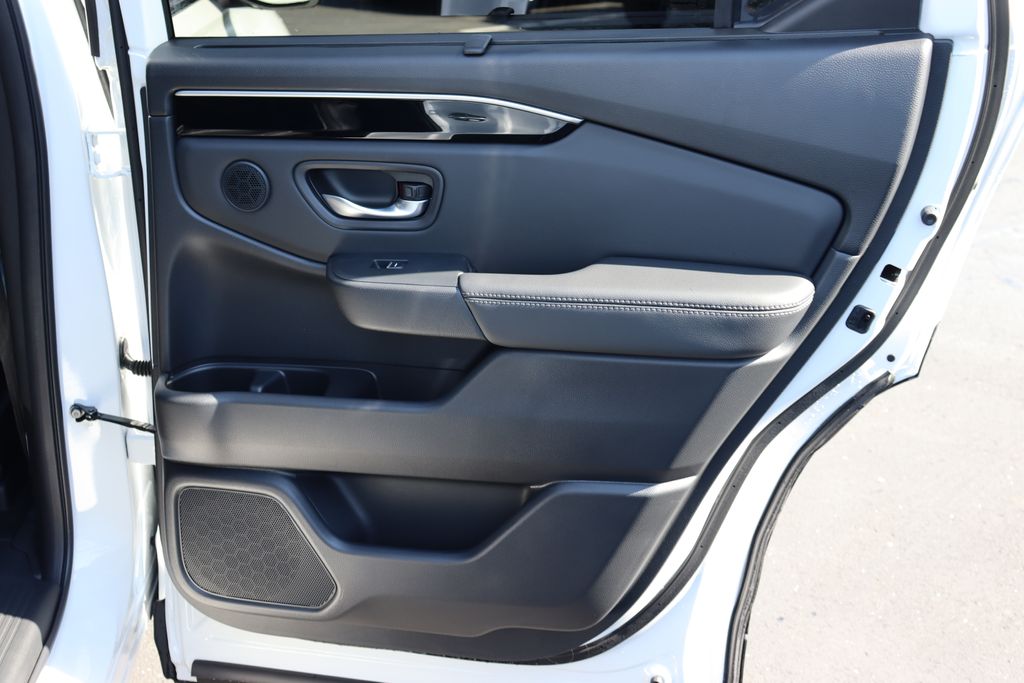 2025 Honda Pilot Touring 16