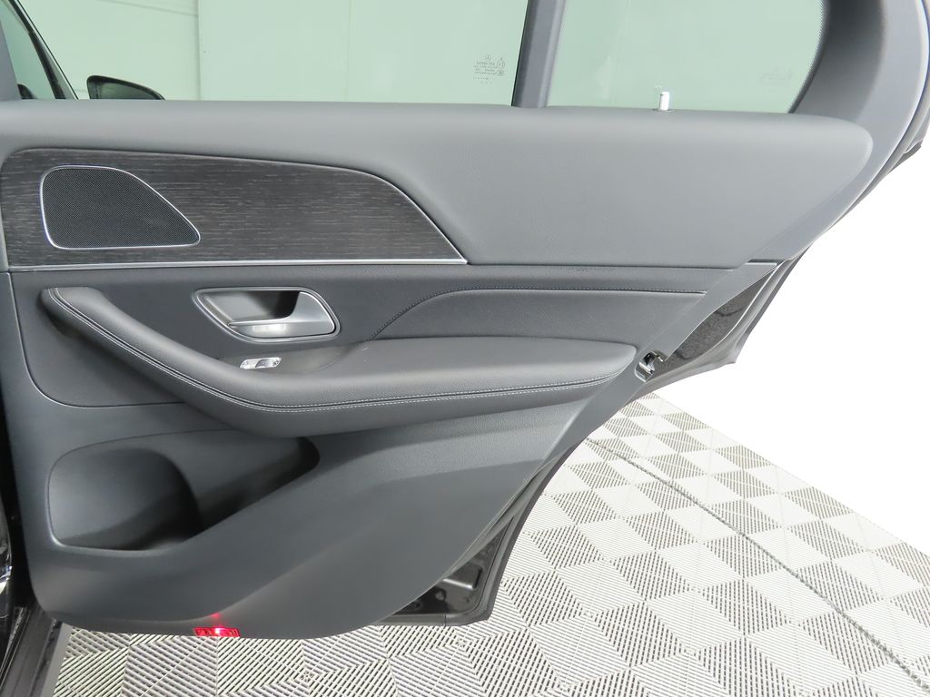 Thumbnail: 2026 Mercedes-Benz GLE - 27