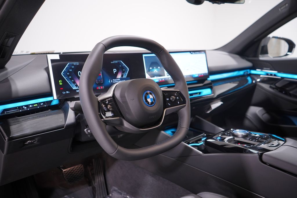 Thumbnail: 2026 BMW i5 - 6