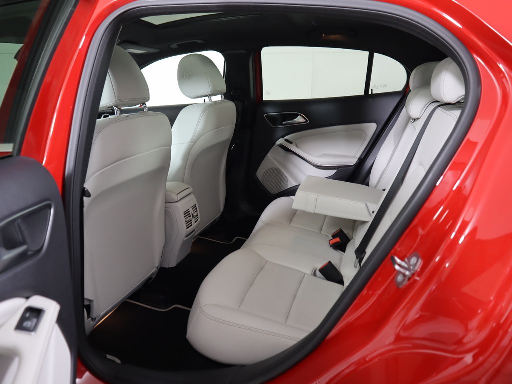 Thumbnail: 2019 Mercedes-Benz GLA - 21