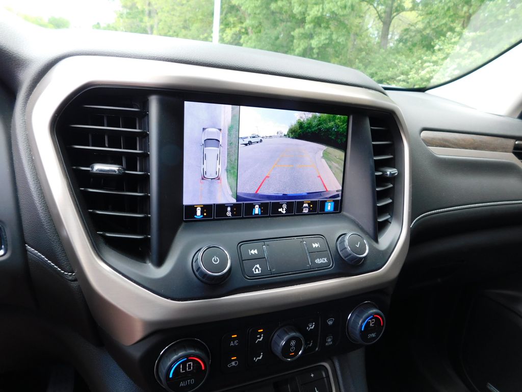 2023 GMC Acadia Denali 10
