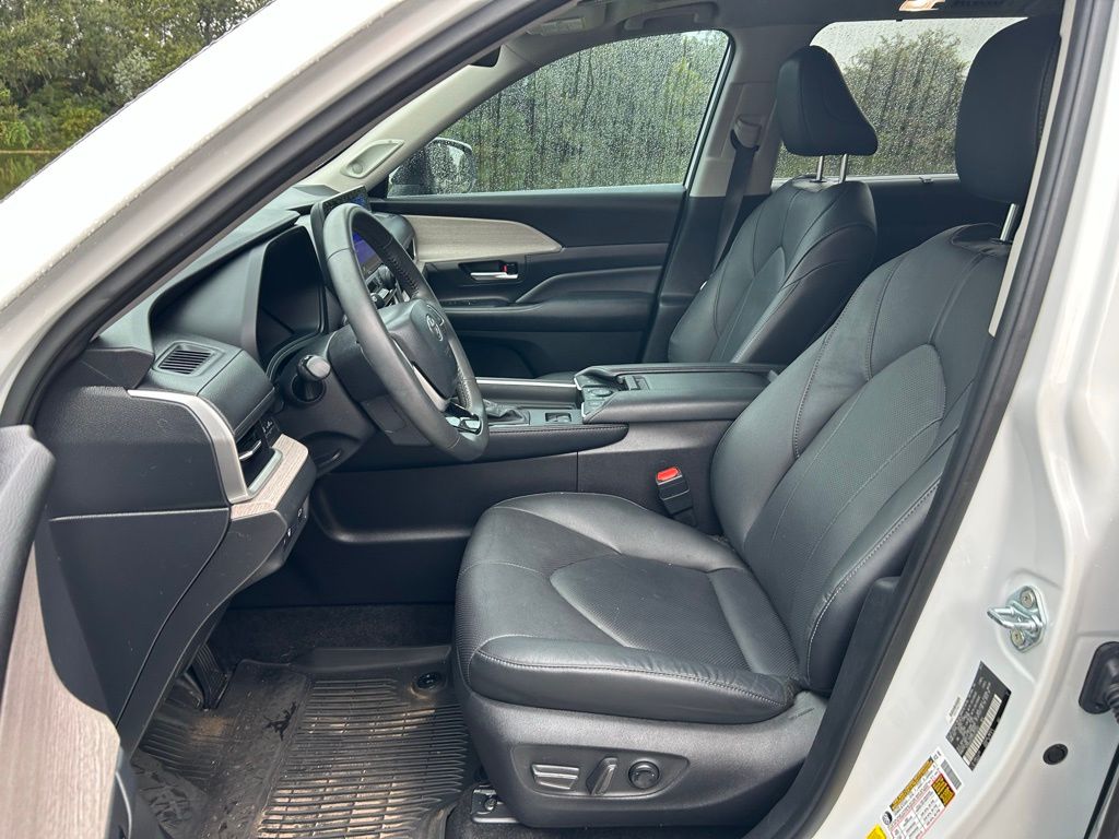 Thumbnail: 2024 Toyota Grand Highlander - 15