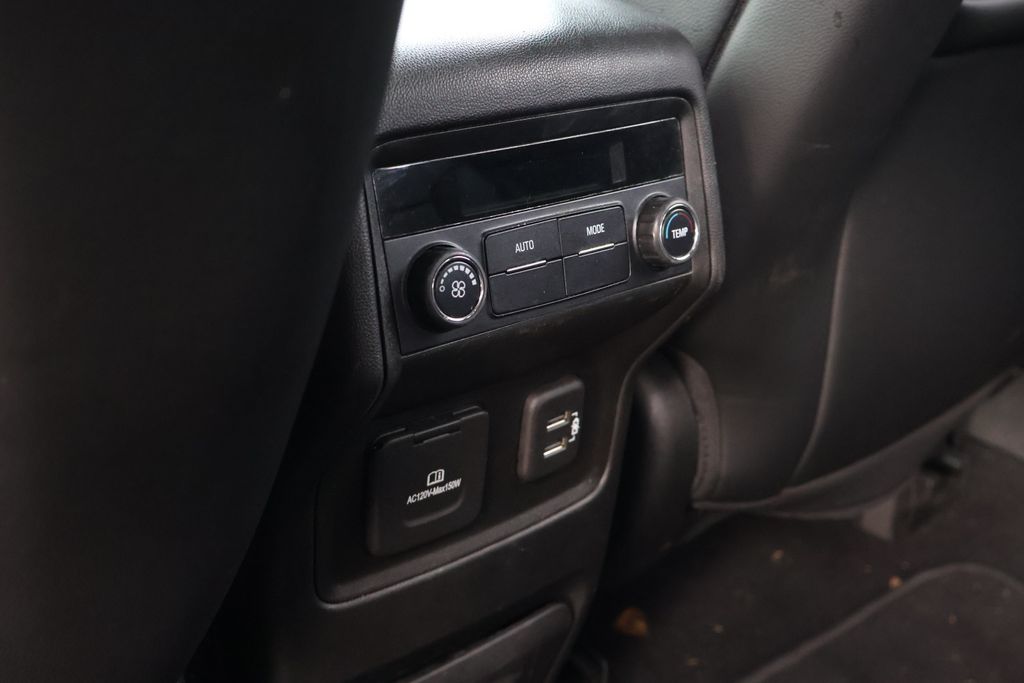 Thumbnail: 2019 GMC Acadia - 32