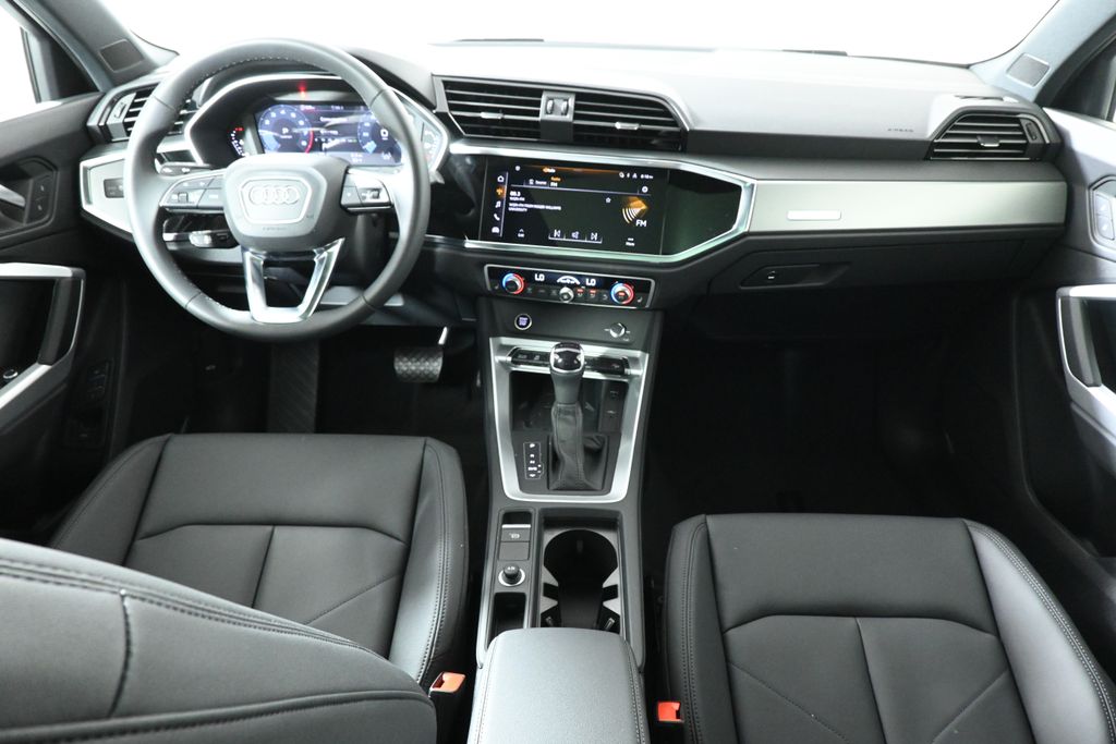 Thumbnail: 2025 Audi Q3 - 4