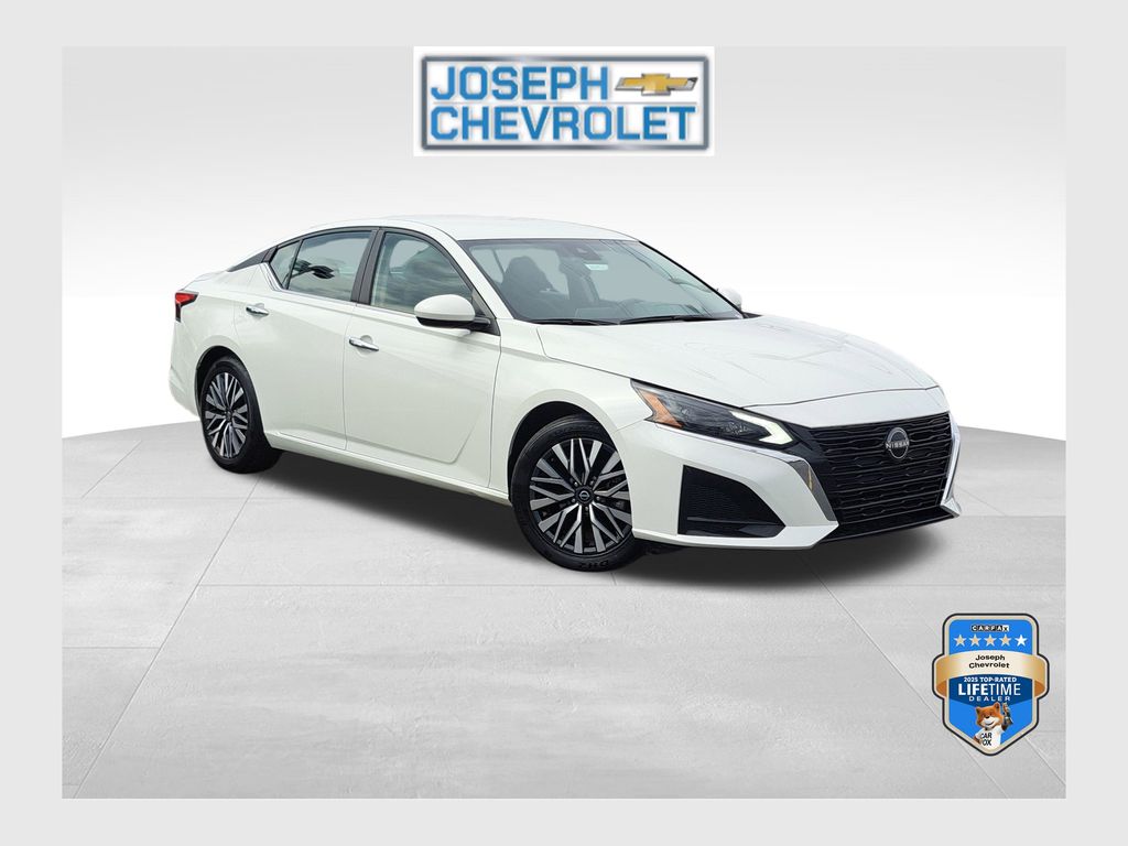2023 Nissan Altima 2.5 SV FWD