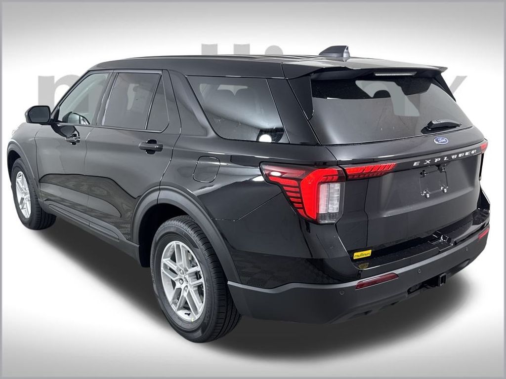 2026 Ford Explorer photo 3