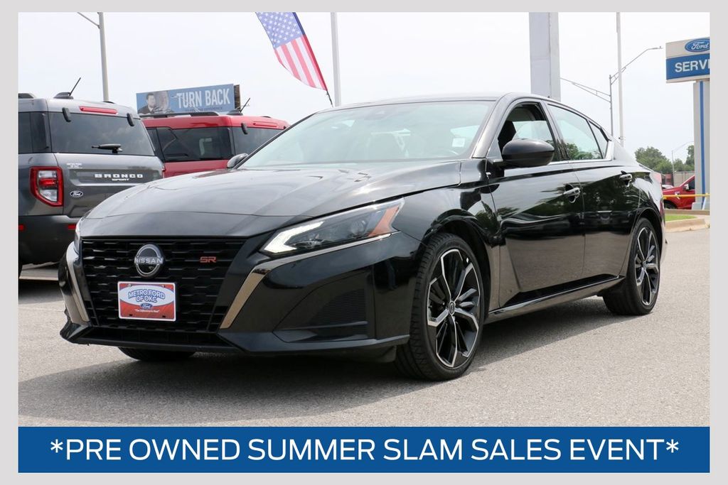 Super Black Clearcoat 2024 Nissan Altima Sedan Front-Wheel Drive Continuously Variable Transmission