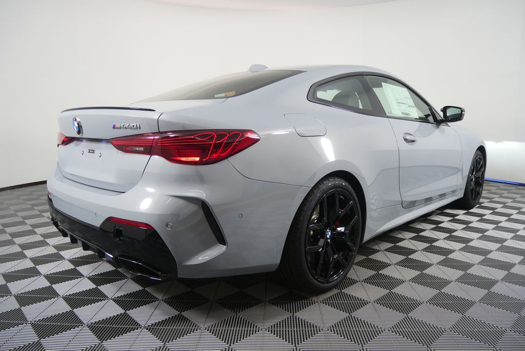 Thumbnail: 2026 BMW 4 Series - 3