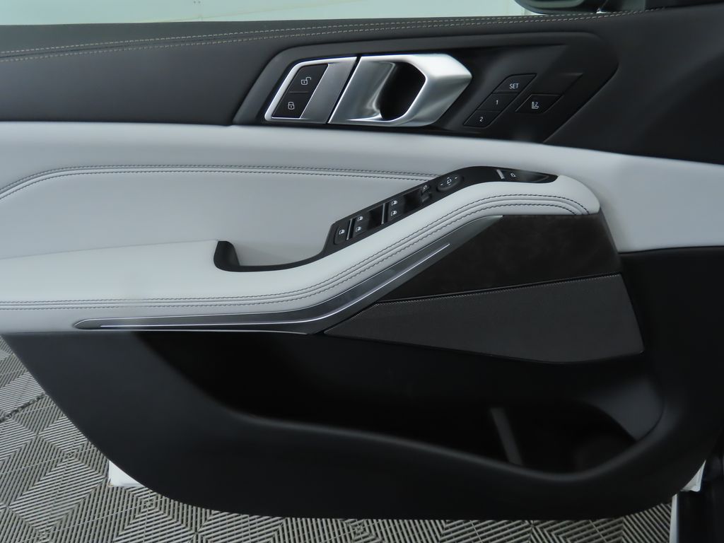 Thumbnail: 2026 BMW X5 - 25