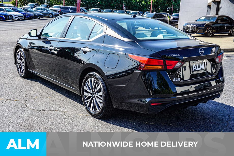 Used 2025 Black Nissan 2.5 SV image 4