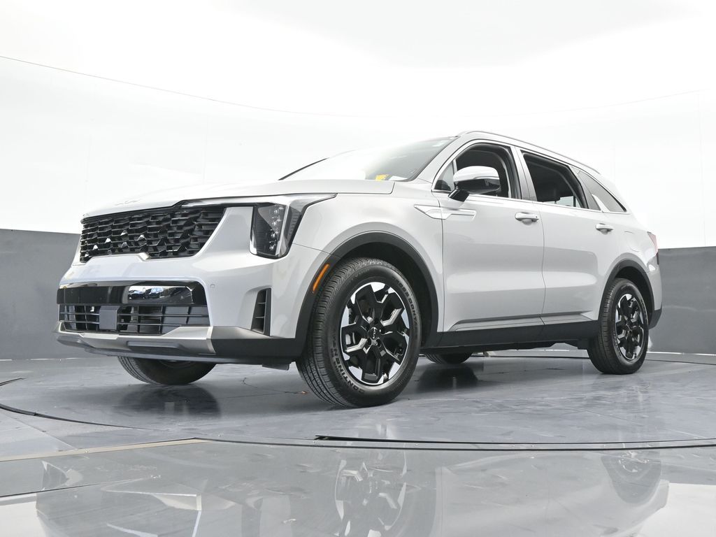 Used 2025 Wolf Gray Kia S image 60