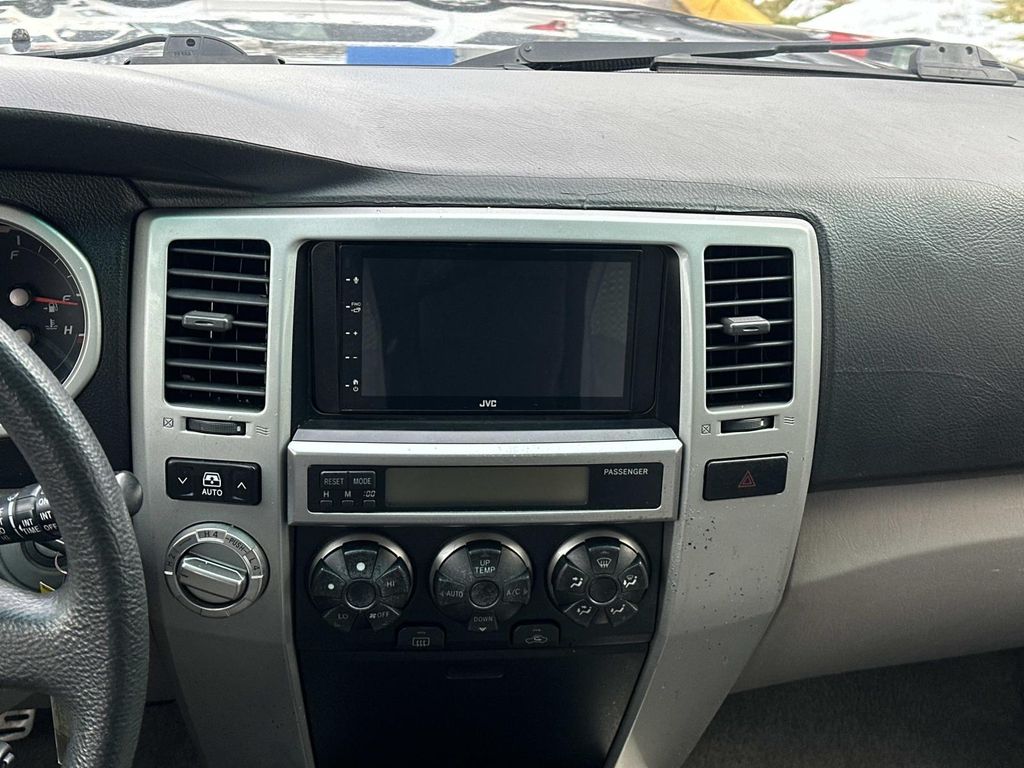 Thumbnail: 2004 Toyota 4Runner - 30