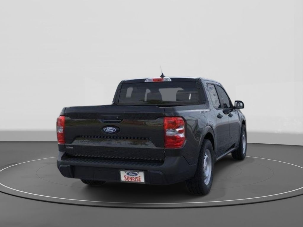 New 2026 Ford Maverick XL 4D Crew Cab
