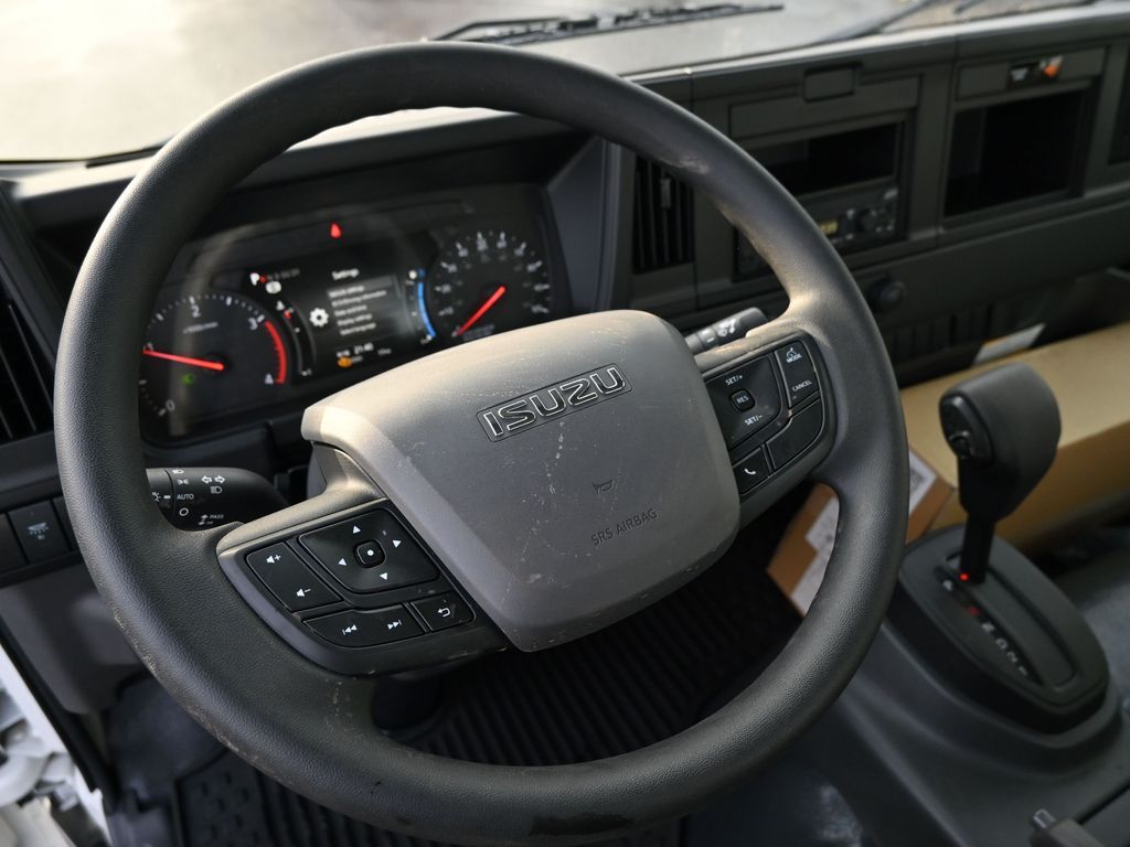 2025 Isuzu NPR XD 