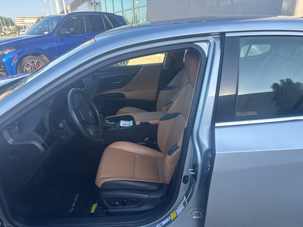 2023 Lexus ES 300h PREMIUM Silver at Emmons Autoplex