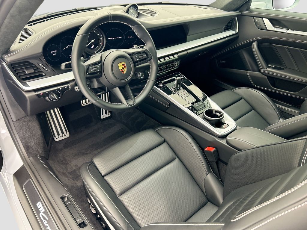 Thumbnail: 2024 Porsche 911 - 4