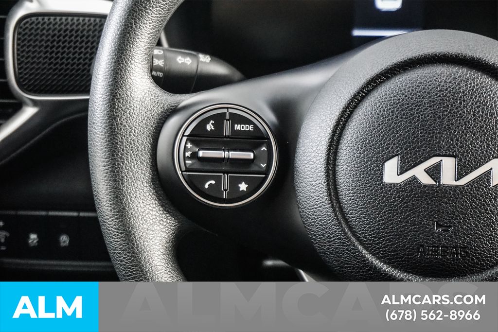 Used 2025 White Kia LX image 21