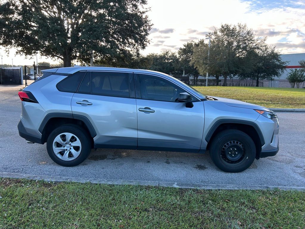 Thumbnail: 2022 Toyota RAV4 - 6