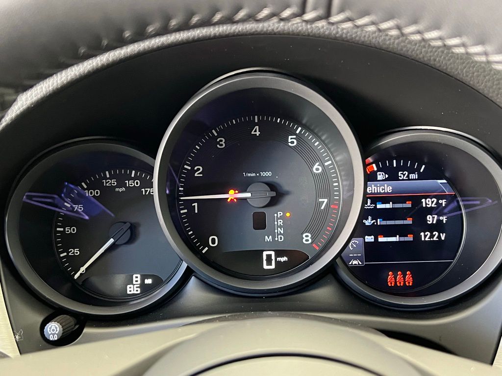 Thumbnail: 2026 Porsche Macan - 10