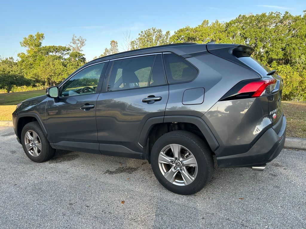 2023 Toyota RAV4 XLE 3