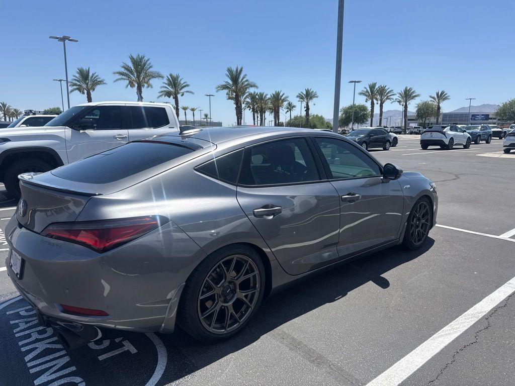 Thumbnail: 2023 Acura Integra - 10