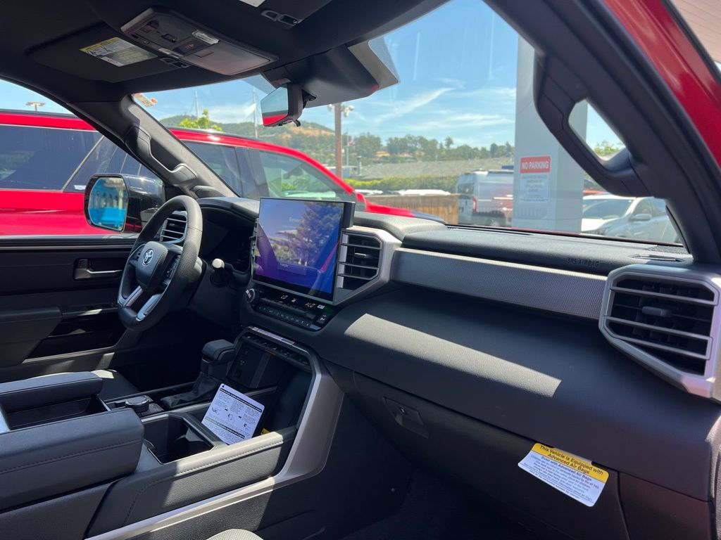 2025 Toyota Tundra Platinum CrewMax photo 3