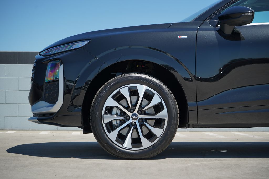 Thumbnail: 2026 Audi Q3 - 2