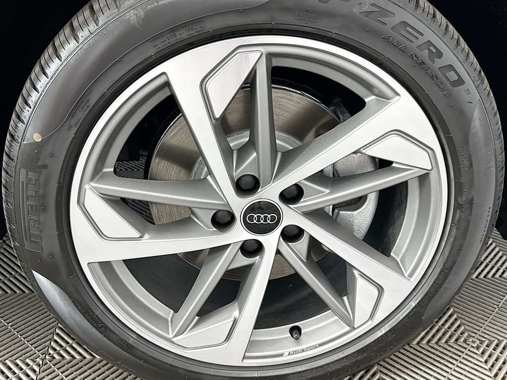 Thumbnail: 2025 Audi Q3 - 30