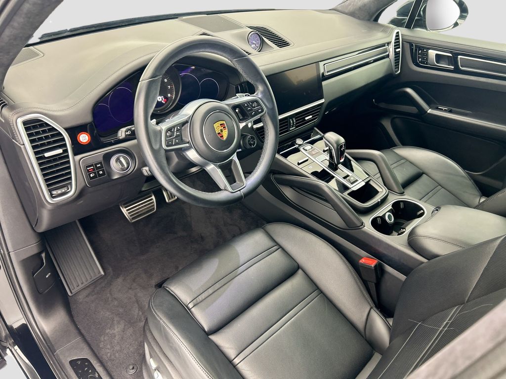 Thumbnail: 2021 Porsche Cayenne - 4