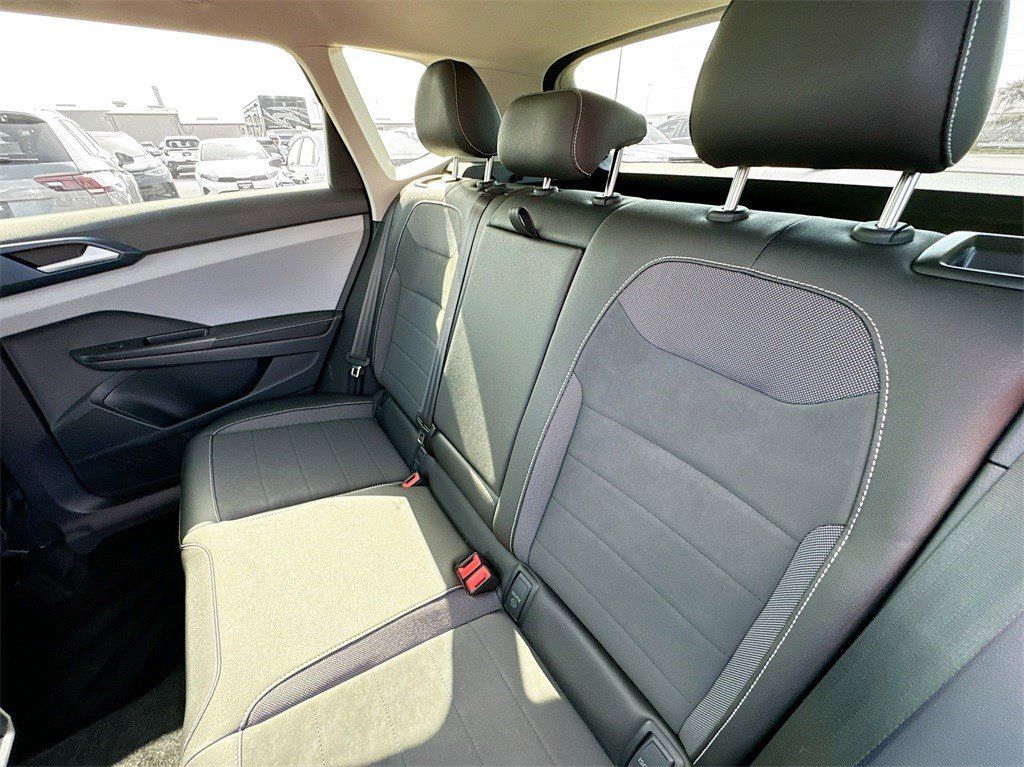 New 2024 Black Pearl Volkswagen 1.5T SE image 26