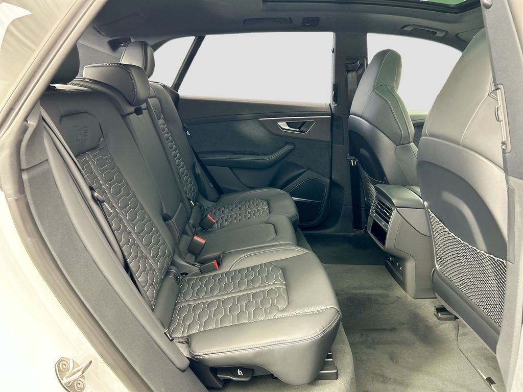 Thumbnail: 2026 Audi RS Q8 - 22