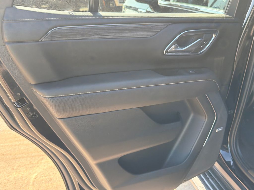 Used 2023 Black GMC SLT image 21