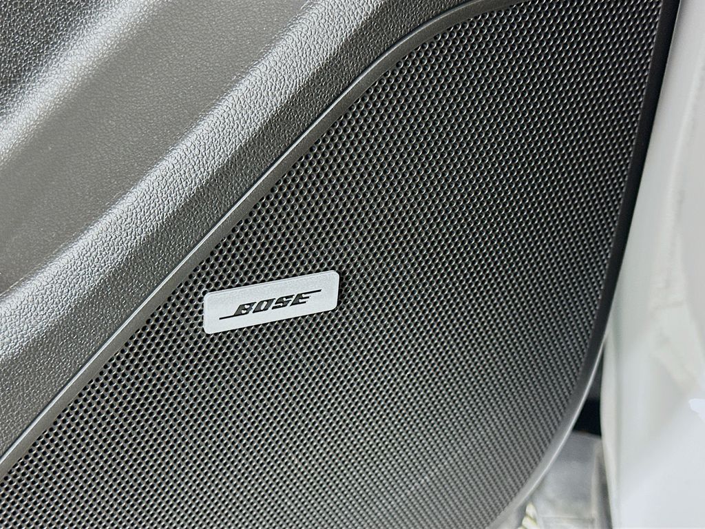 Thumbnail: 2022 Chevrolet Bolt EV - 19