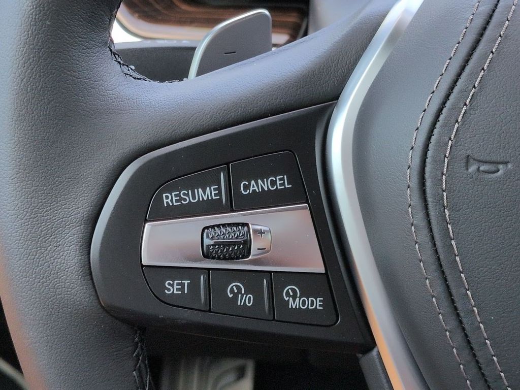 New 2026 White BMW xDrive40i image 26