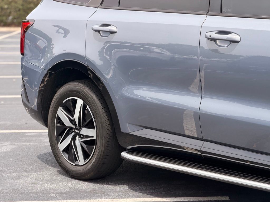 2022 Kia Sorento S Silver - Jim Hudson Acura - Image 9
