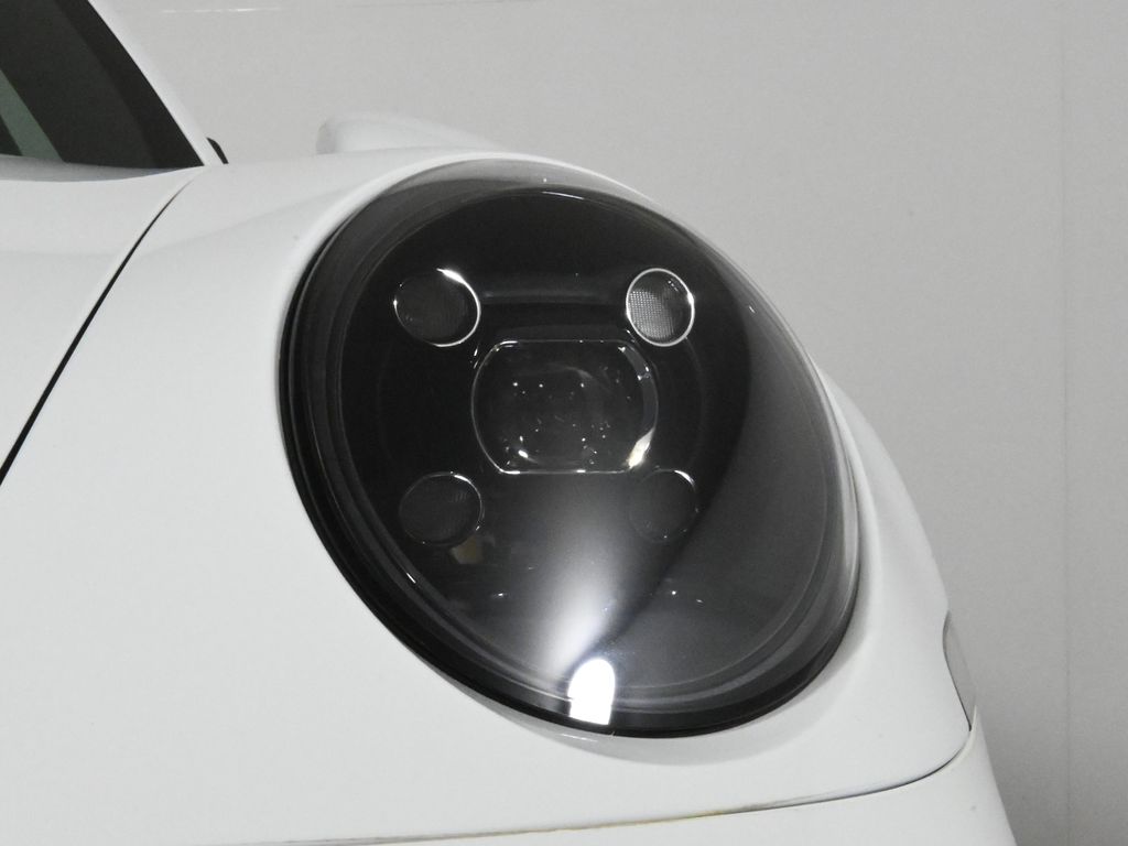 Thumbnail: 2022 Porsche 911 - 11