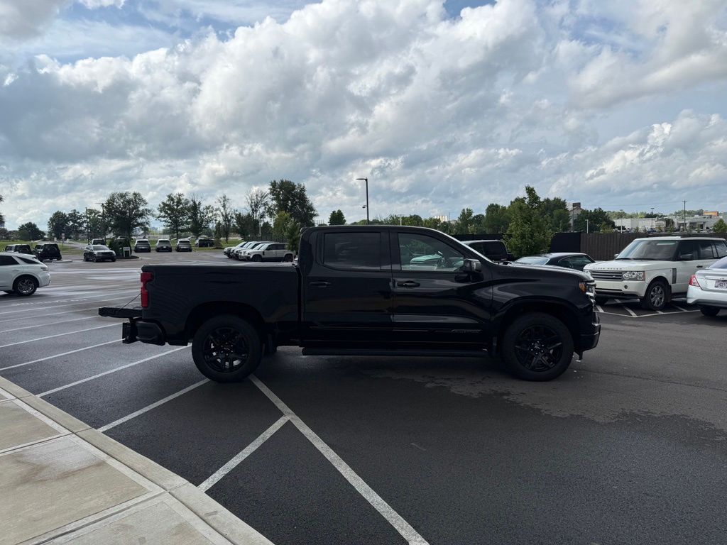 View vehicle photo 7
