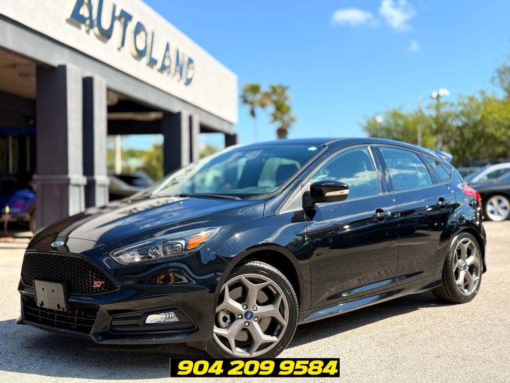 Shadow Black 2018 Ford Focus ST Hatchback Front-Wheel Drive 6-Speed Manual