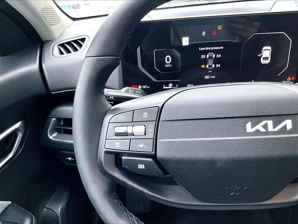 2025 Kia K4 — photo 23