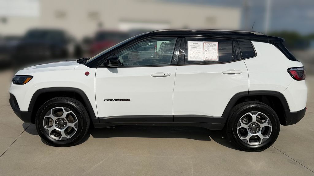 Used 2022 Jeep Compass Trailhawk with VIN 3C4NJDDB2NT231983 for sale in Kansas City