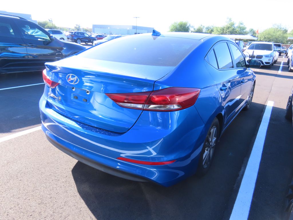 Thumbnail: 2017 Hyundai Elantra - 4