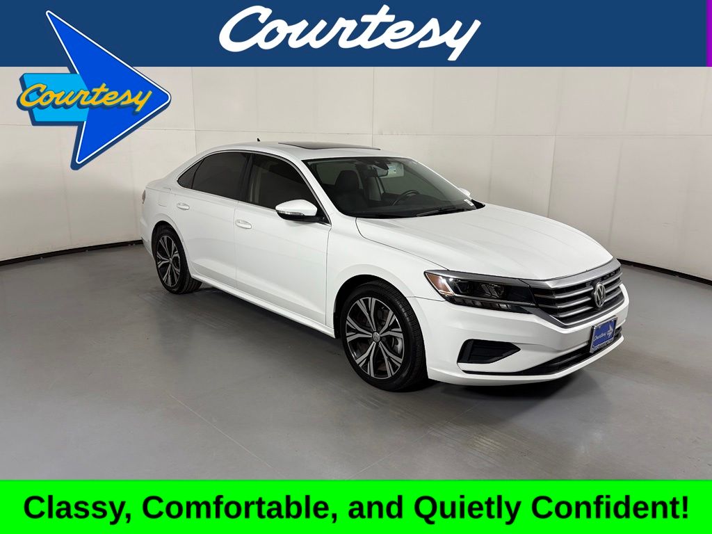 Pure White 2022 Volkswagen Passat Sedan Front-Wheel Drive 6-Speed Automatic