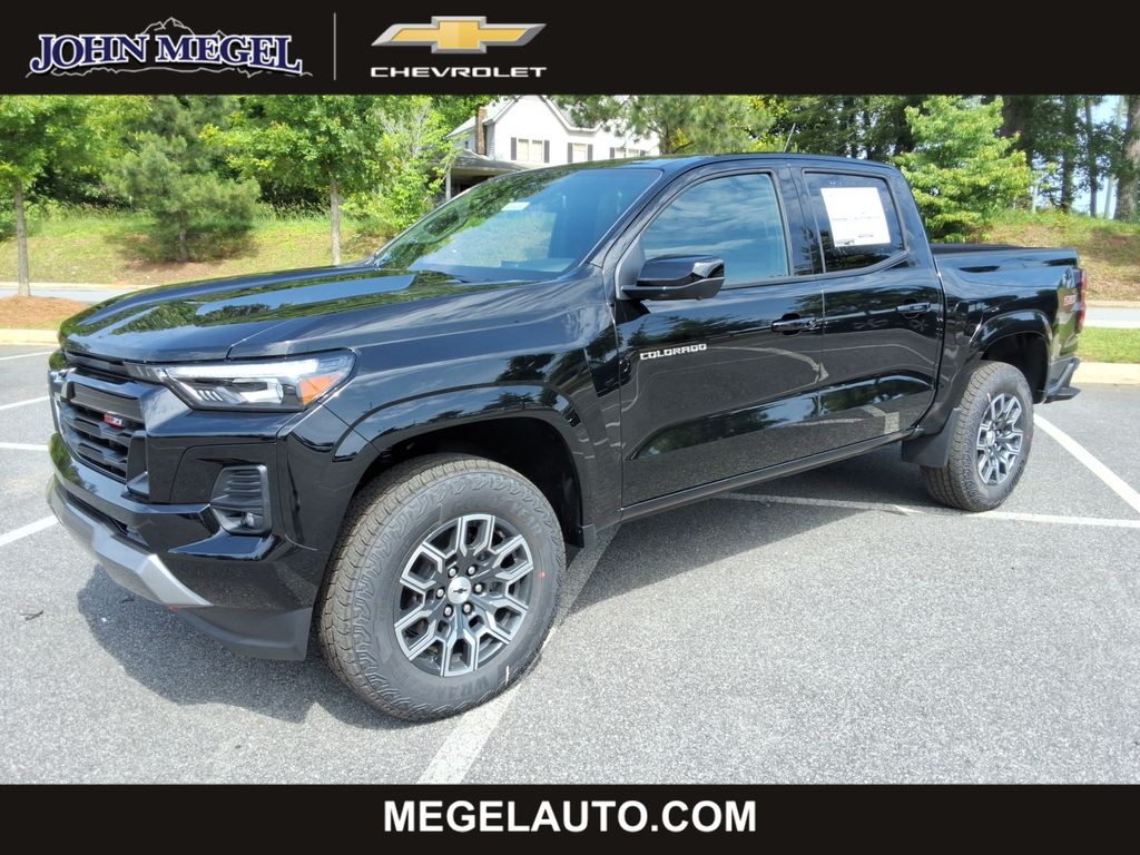 Black 2026 Chevrolet Colorado Pickup Truck Four-Wheel Drive 8-Speed Automatic