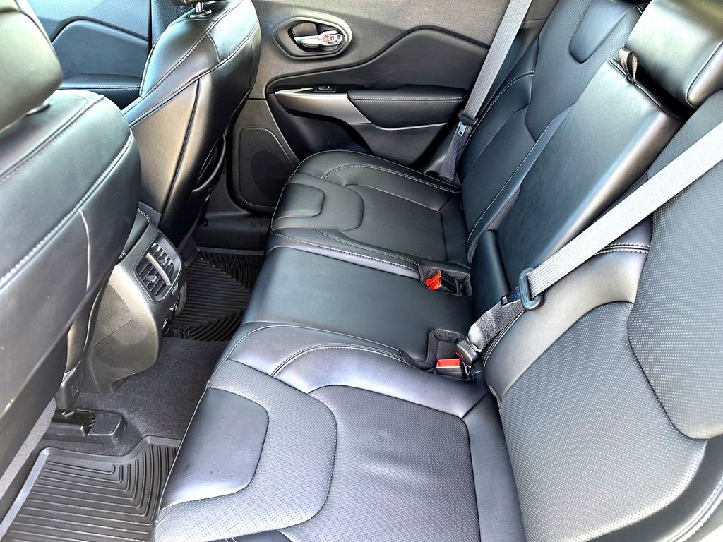 Used Car 2022 Jeep Cherokee  Latitude Lux For Sale Under $25,000 In Taylor, Texas