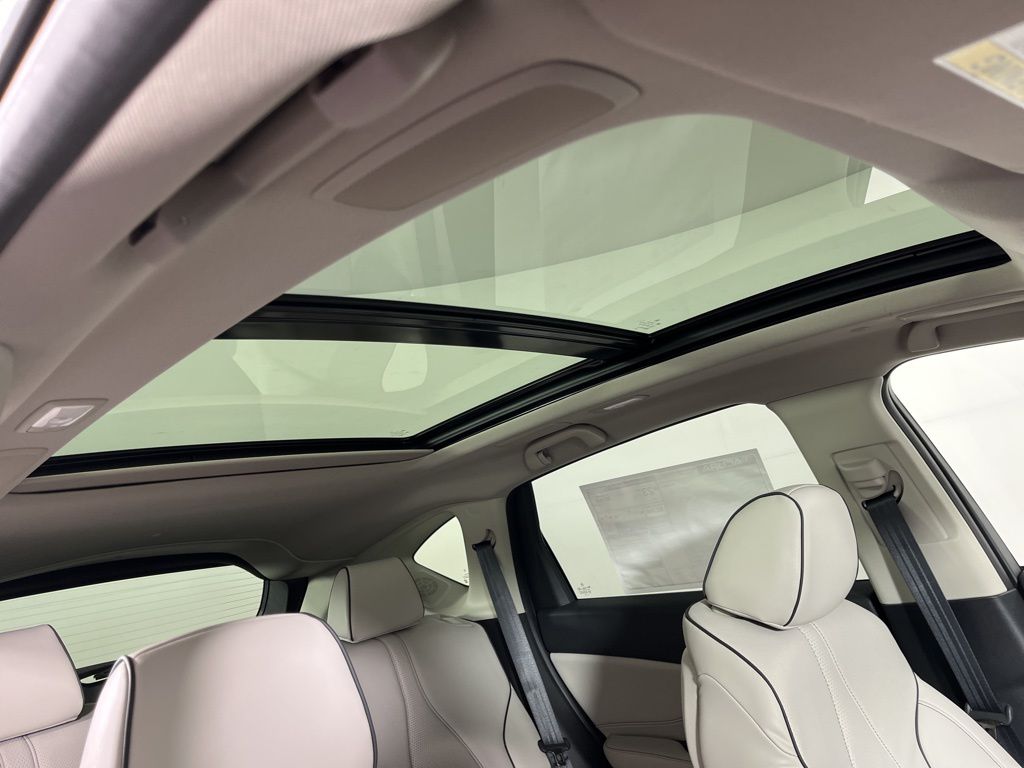 Thumbnail: 2026 Acura RDX - 12