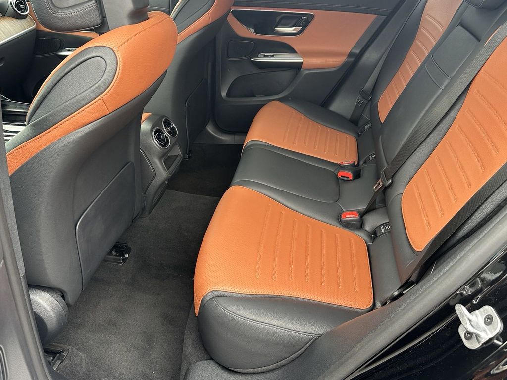 2023 Mercedes-Benz GLC GLC 300 24