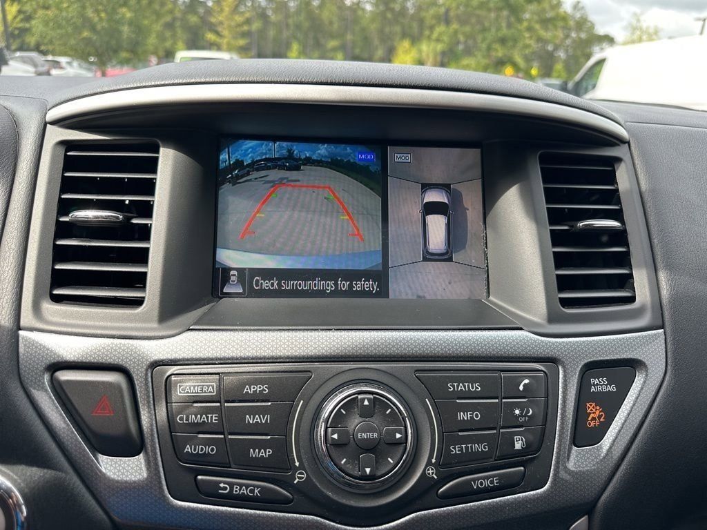 2020 Brilliant Silver Metallic Nissan Pathfinder SL 4X4 SUV
