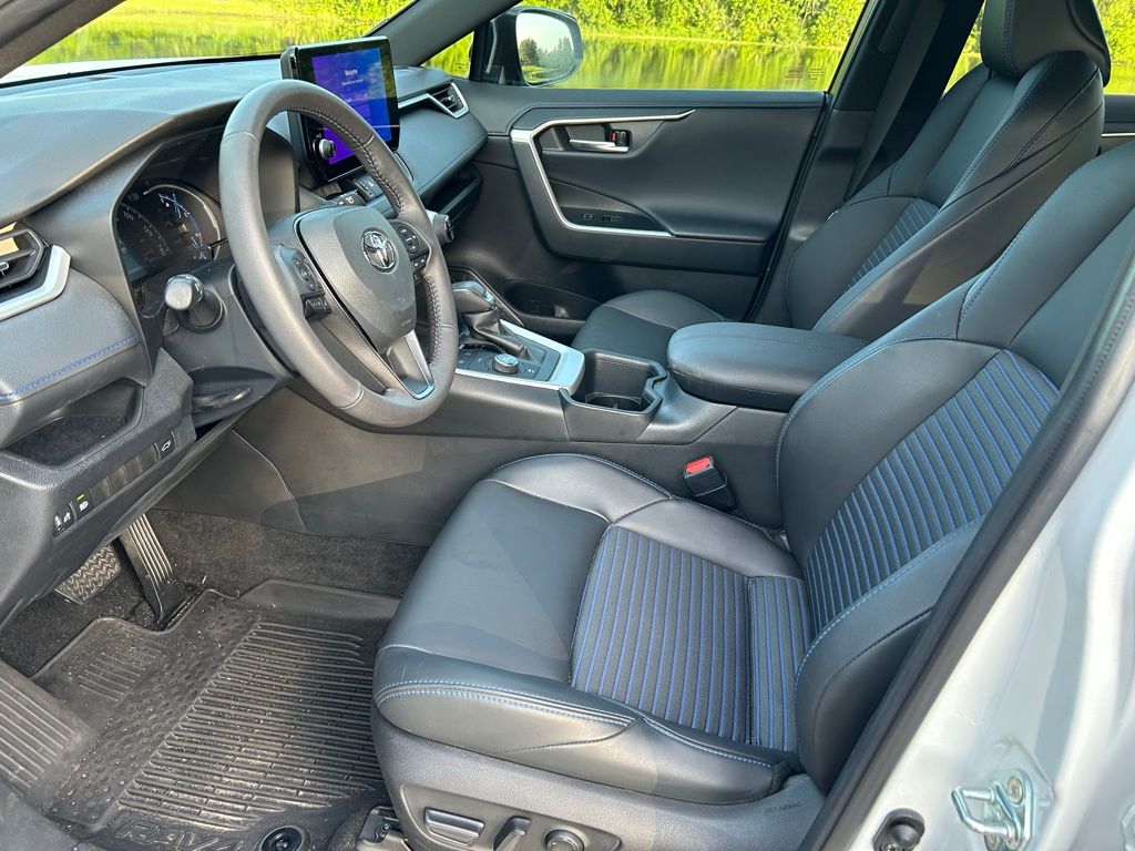 2023 Toyota RAV4 XSE 14