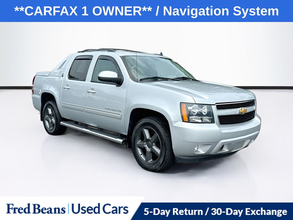 Silver Ice Metallic 2013 Chevrolet Avalanche Pickup Truck Four-Wheel Drive 6-Speed Automatic