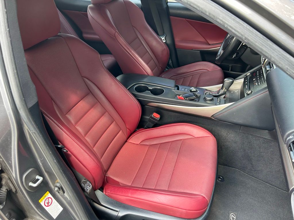 Thumbnail: 2018 Lexus IS - 15